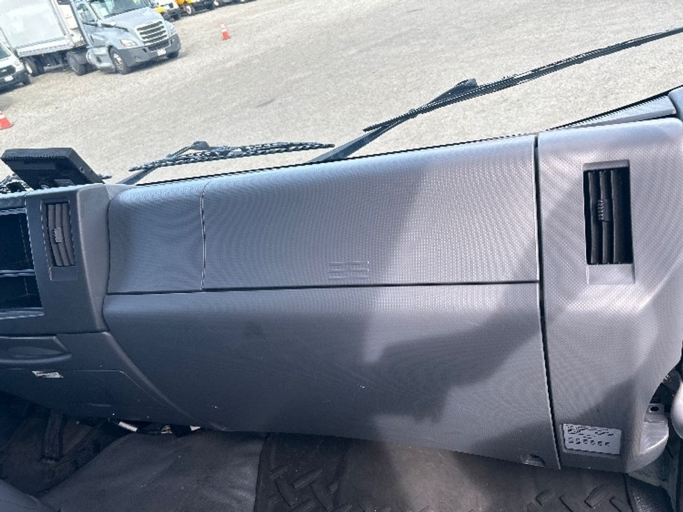 Medium Duty Box Truck-Light and Medium Duty Trucks-Isuzu-2020-FTR-West Sacramento-CA-32,429\n\t\tmiles-$ 39,000 - Image 21
