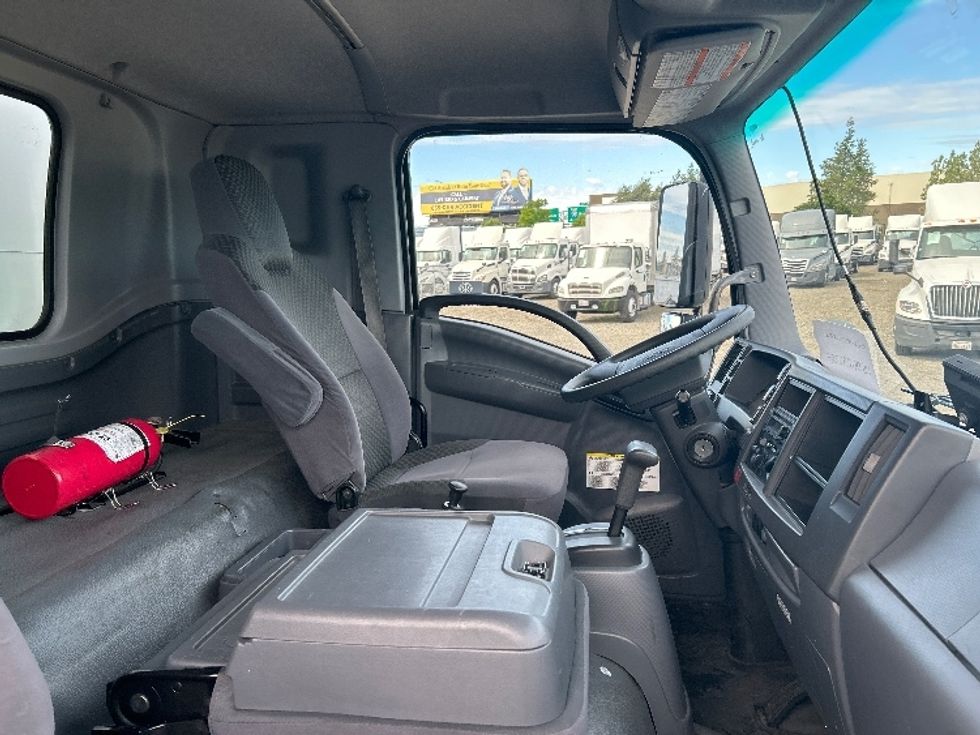 Medium Duty Box Truck-Light and Medium Duty Trucks-Isuzu-2020-FTR-West Sacramento-CA-32,429\n\t\tmiles-$ 39,000 - Image 22