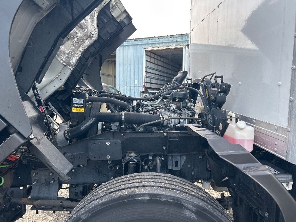 Medium Duty Box Truck-Light and Medium Duty Trucks-Isuzu-2020-FTR-West Sacramento-CA-32,429\n\t\tmiles-$ 39,000 - Image 24