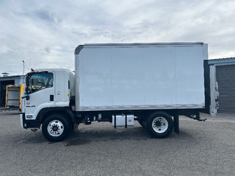 Medium Duty Box Truck-Light and Medium Duty Trucks-Isuzu-2020-FTR-West Sacramento-CA-32,429\n\t\tmiles-$ 39,000 - Image 4