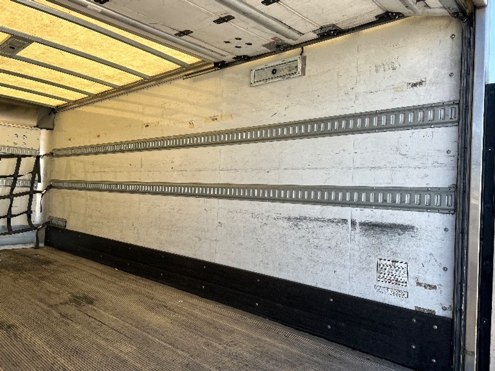 Medium Duty Box Truck-Light and Medium Duty Trucks-Isuzu-2020-FTR-West Sacramento-CA-40,945\n\t\tmiles-$ 59,000 - Image 12