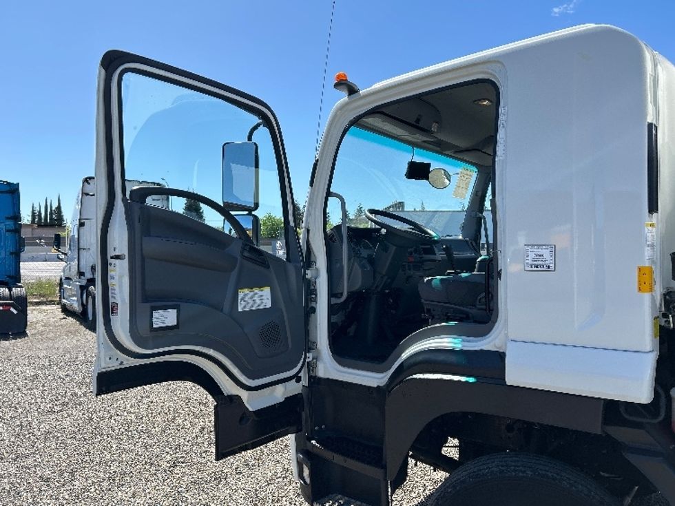 Medium Duty Box Truck-Light and Medium Duty Trucks-Isuzu-2020-FTR-West Sacramento-CA-40,945\n\t\tmiles-$ 59,000 - Image 16