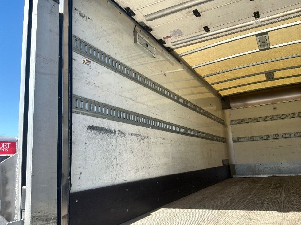 Medium Duty Box Truck-Light and Medium Duty Trucks-Isuzu-2020-FTR-West Sacramento-CA-45,960\n\t\tmiles-$ 58,250 - Image 11