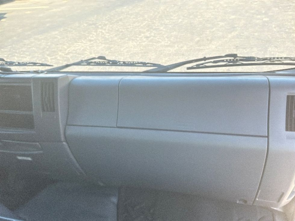 Medium Duty Box Truck-Light and Medium Duty Trucks-Isuzu-2020-FTR-West Sacramento-CA-45,960\n\t\tmiles-$ 58,250 - Image 21