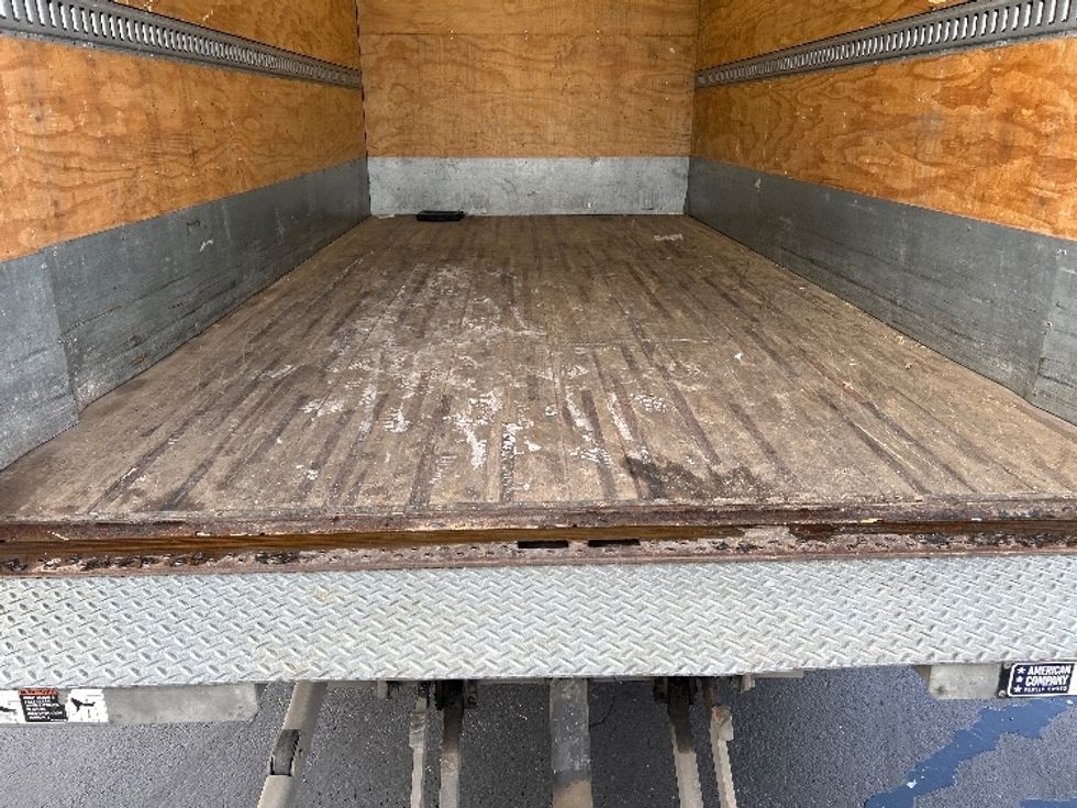 Medium Duty Box Truck-Light and Medium Duty Trucks-Isuzu-2020-NQR-Columbus-OH-183,507\n\t\tmiles-$ 33,500 - Image 10