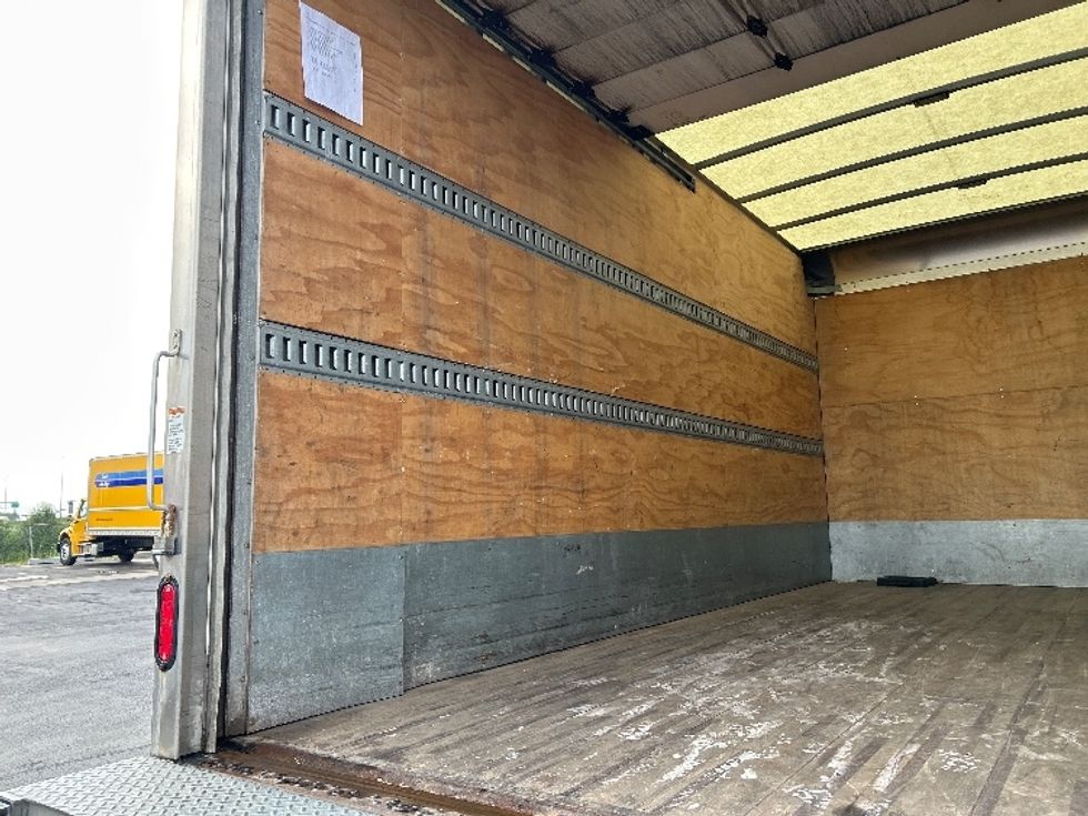 Medium Duty Box Truck-Light and Medium Duty Trucks-Isuzu-2020-NQR-Columbus-OH-183,507\n\t\tmiles-$ 33,500 - Image 11