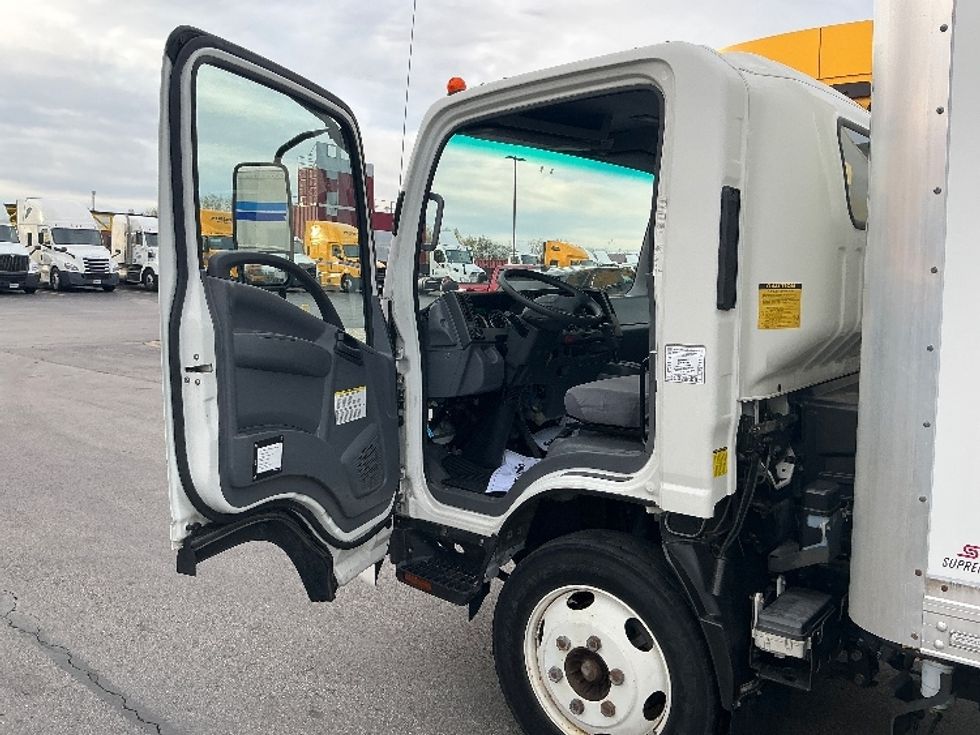 Medium Duty Box Truck-Light and Medium Duty Trucks-Isuzu-2020-NQR-East Chicago-IN-62,641\n\t\tmiles-$ 49,000 - Image 15