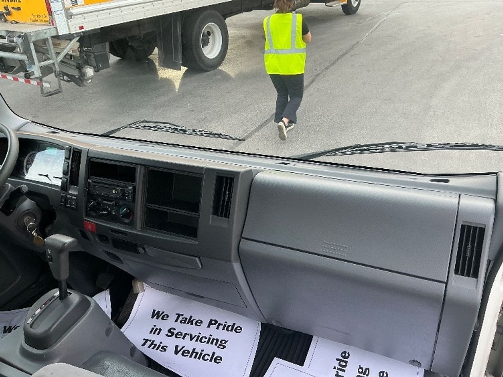 Medium Duty Box Truck-Light and Medium Duty Trucks-Isuzu-2020-NQR-East Chicago-IN-62,641\n\t\tmiles-$ 49,000 - Image 19