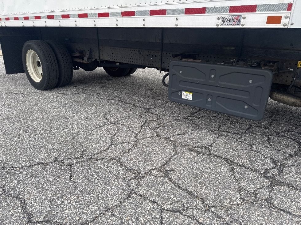 Medium Duty Box Truck-Light and Medium Duty Trucks-Isuzu-2020-NQR-Essex-MD-117,146\n\t\tmiles-$ 43,000 - Image 14