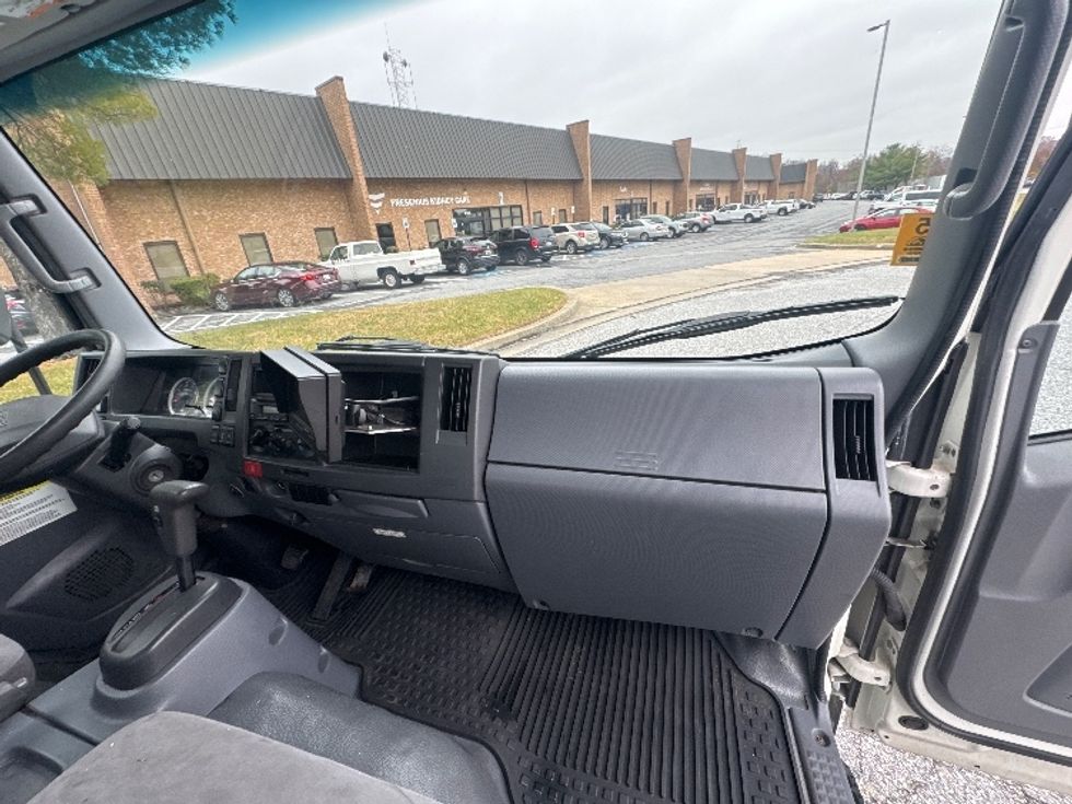 Medium Duty Box Truck-Light and Medium Duty Trucks-Isuzu-2020-NQR-Essex-MD-117,146\n\t\tmiles-$ 43,000 - Image 21