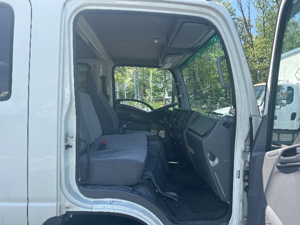 Medium Duty Box Truck-Light and Medium Duty Trucks-Isuzu-2020-NQR-Jessup-MD-91,689\n\t\tmiles-$ 49,750 - Image 22