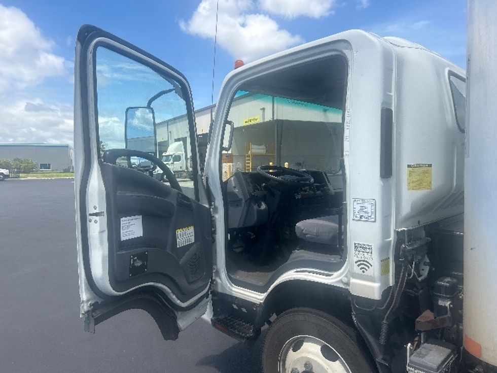 Medium Duty Box Truck-Light and Medium Duty Trucks-Isuzu-2020-NQR-Kapolei-HI-67,618\n\t\tmiles-$ 50,500 - Image 16