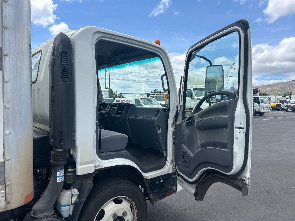 Medium Duty Box Truck-Light and Medium Duty Trucks-Isuzu-2020-NQR-Kapolei-HI-67,618\n\t\tmiles-$ 50,500 - Image 20