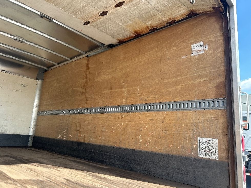 Medium Duty Box Truck-Light and Medium Duty Trucks-Isuzu-2020-NQR-La Porte-IN-159,256\n\t\tmiles-$ 36,750 - Image 12