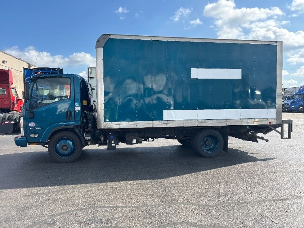Medium Duty Box Truck-Light and Medium Duty Trucks-Isuzu-2020-NQR-La Porte-IN-159,256\n\t\tmiles-$ 36,750 - Image 4