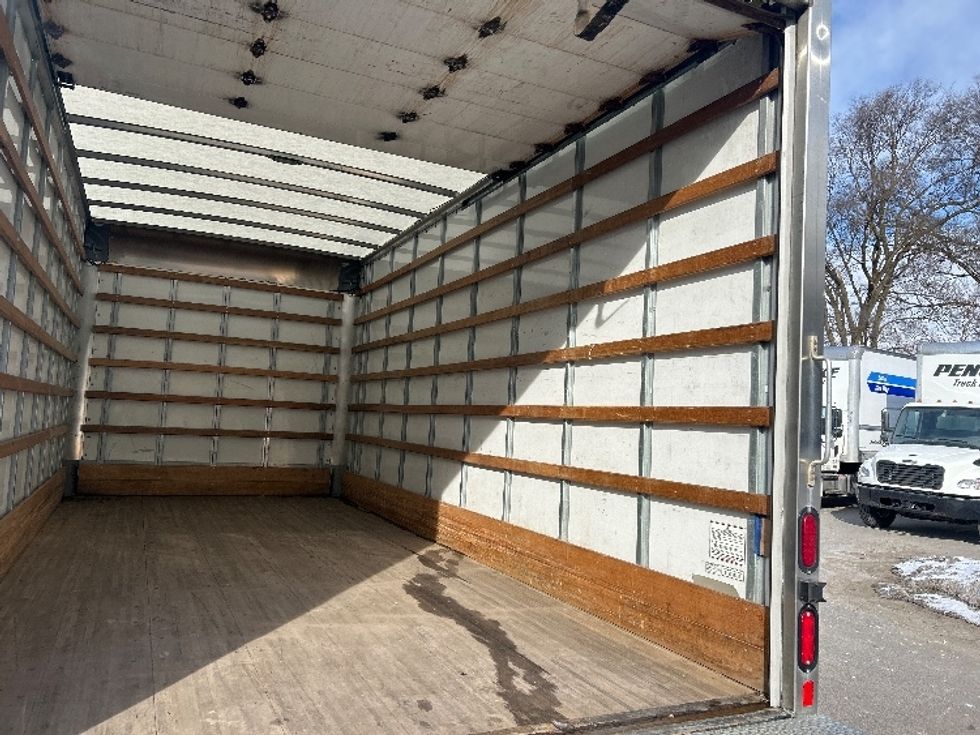 Medium Duty Box Truck-Light and Medium Duty Trucks-Isuzu-2020-NQR-Lansing-MI-59,750\n\t\tmiles-$ 50,000 - Image 12