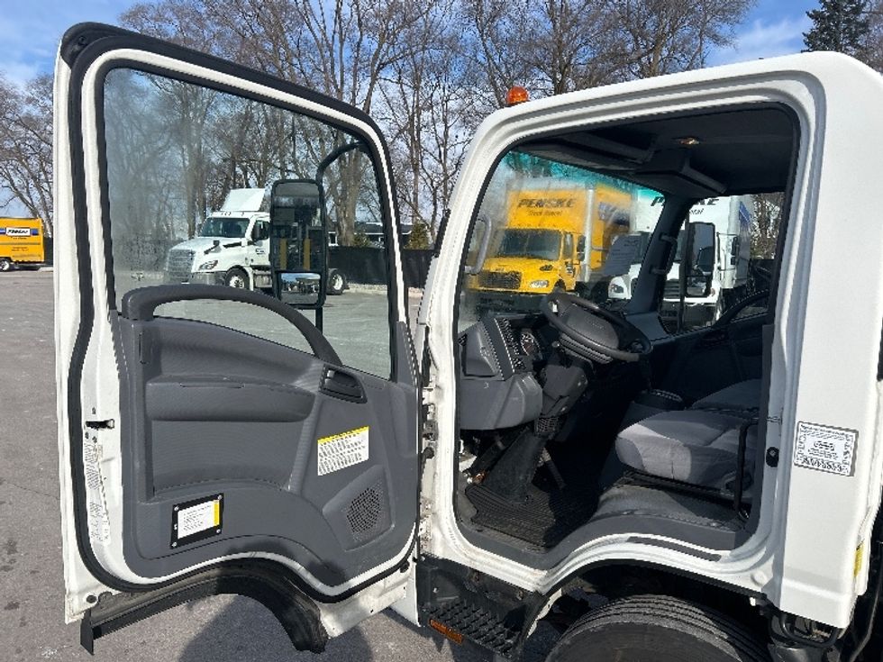 Medium Duty Box Truck-Light and Medium Duty Trucks-Isuzu-2020-NQR-Lansing-MI-59,750\n\t\tmiles-$ 50,000 - Image 16