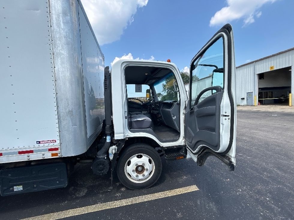 Medium Duty Box Truck-Light and Medium Duty Trucks-Isuzu-2020-NQR-Milwaukee-WI-46,579\n\t\tmiles-$ 50,750 - Image 16