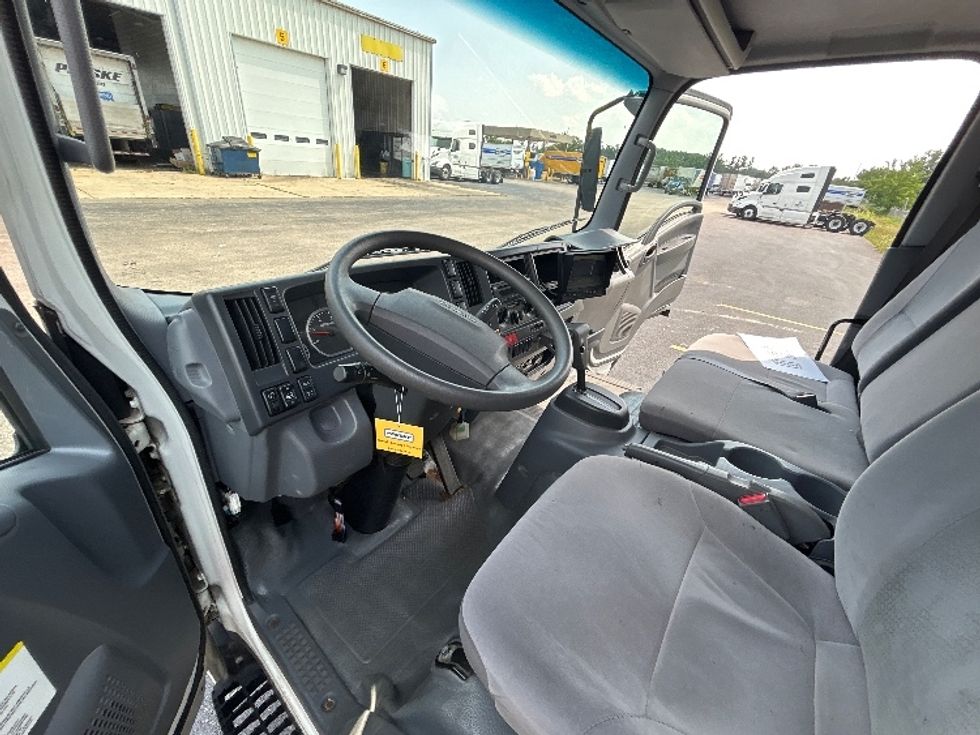 Medium Duty Box Truck-Light and Medium Duty Trucks-Isuzu-2020-NQR-Milwaukee-WI-46,579\n\t\tmiles-$ 50,750 - Image 17
