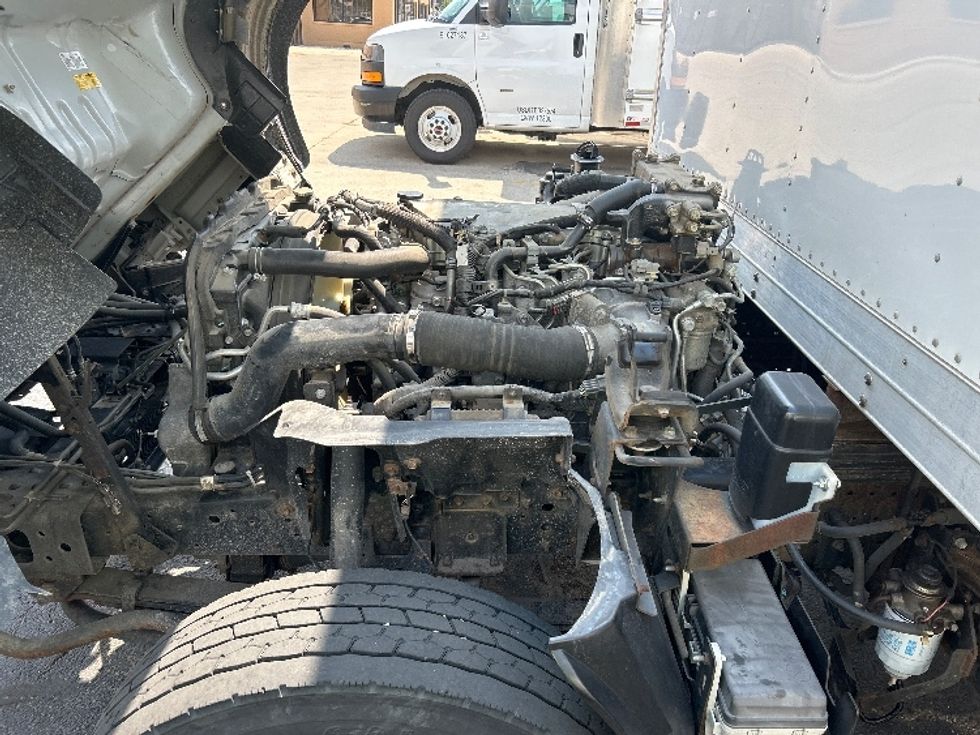 Medium Duty Box Truck-Light and Medium Duty Trucks-Isuzu-2020-NQR-Milwaukee-WI-46,579\n\t\tmiles-$ 50,750 - Image 24