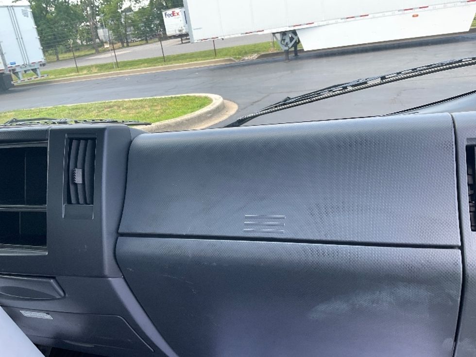 Medium Duty Box Truck-Light and Medium Duty Trucks-Isuzu-2020-NQR-New Castle-DE-76,239\n\t\tmiles-$ 47,250 - Image 21