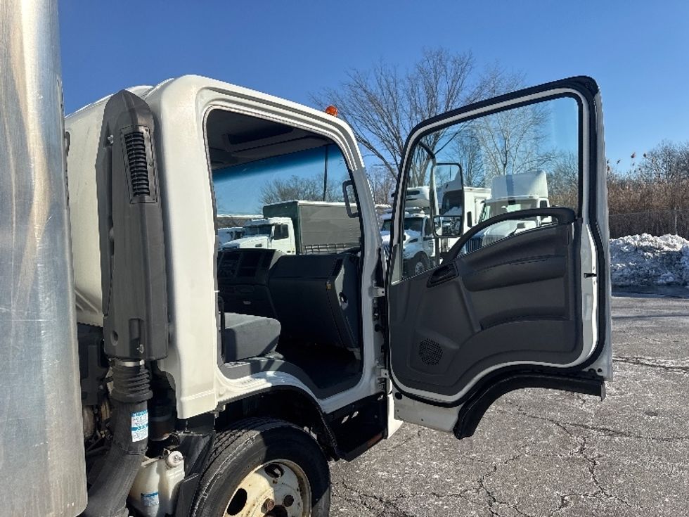 Medium Duty Box Truck-Light and Medium Duty Trucks-Isuzu-2020-NQR-Parsippany-NJ-100,925\n\t\tmiles-$ 43,500 - Image 20