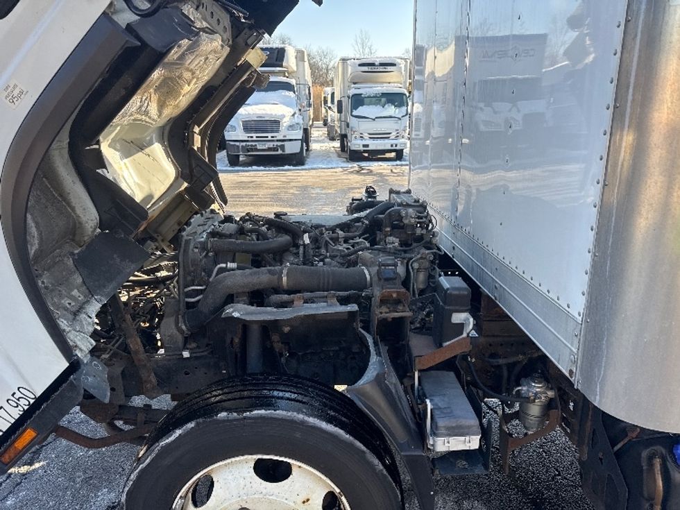Medium Duty Box Truck-Light and Medium Duty Trucks-Isuzu-2020-NQR-Parsippany-NJ-100,925\n\t\tmiles-$ 43,500 - Image 24