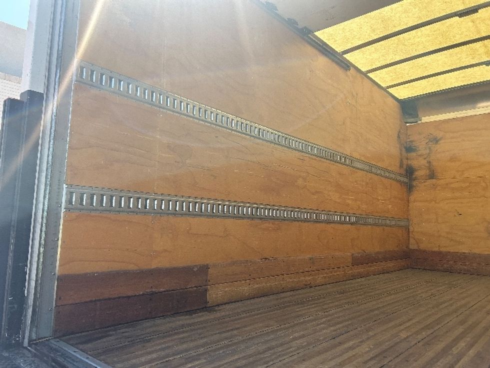 Medium Duty Box Truck-Light and Medium Duty Trucks-Isuzu-2020-NQR-Phoenix-AZ-73,810\n\t\tmiles-$ 48,000 - Image 11