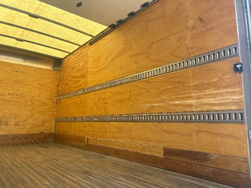 Medium Duty Box Truck-Light and Medium Duty Trucks-Isuzu-2020-NQR-Phoenix-AZ-73,810\n\t\tmiles-$ 48,000 - Image 12