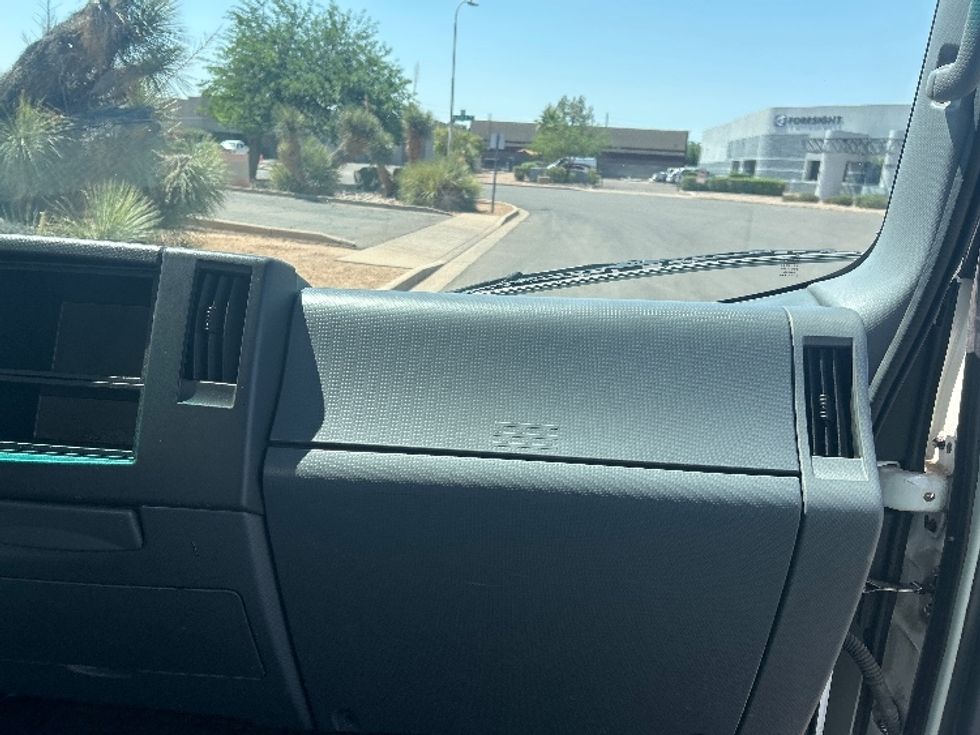 Medium Duty Box Truck-Light and Medium Duty Trucks-Isuzu-2020-NQR-Phoenix-AZ-73,810\n\t\tmiles-$ 48,000 - Image 21