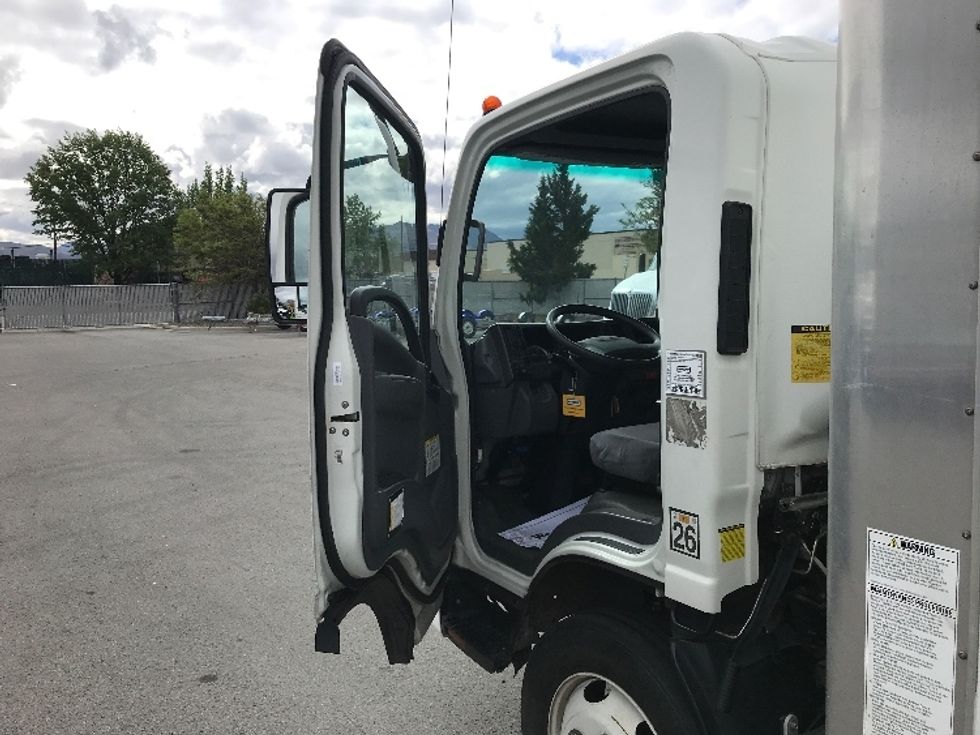 2020 Isuzu NQR photo 13