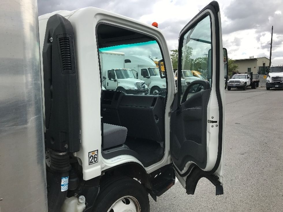2020 Isuzu NQR photo 17