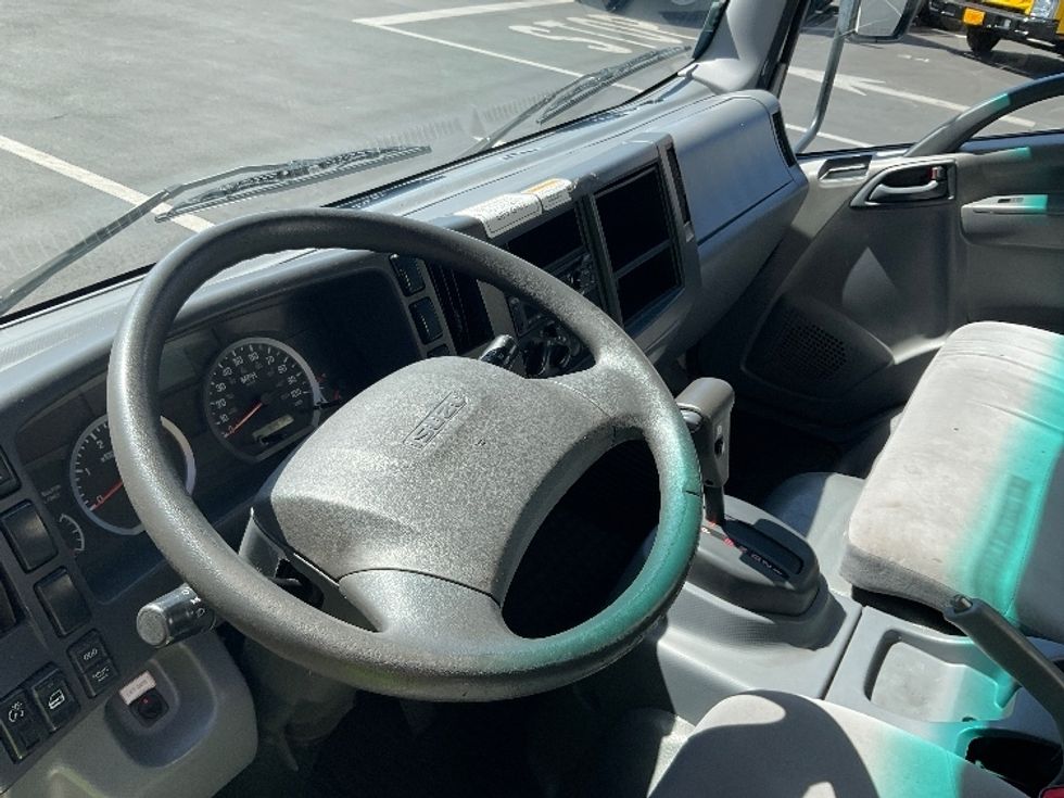 Medium Duty Box Truck-Light and Medium Duty Trucks-Isuzu-2020-NQR-Torrance-CA-93,701\n\t\tmiles-$ 48,250 - Image 17