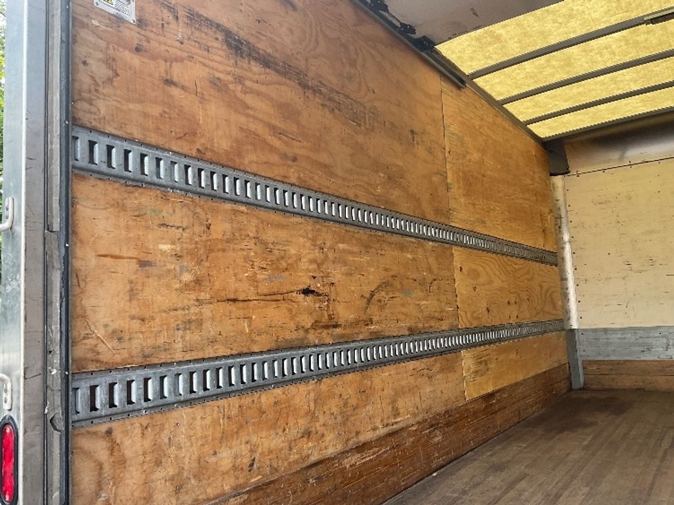 Medium Duty Box Truck-Light and Medium Duty Trucks-Isuzu-2020-NQR-West Babylon-NY-84,832\n\t\tmiles-$ 51,500 - Image 11