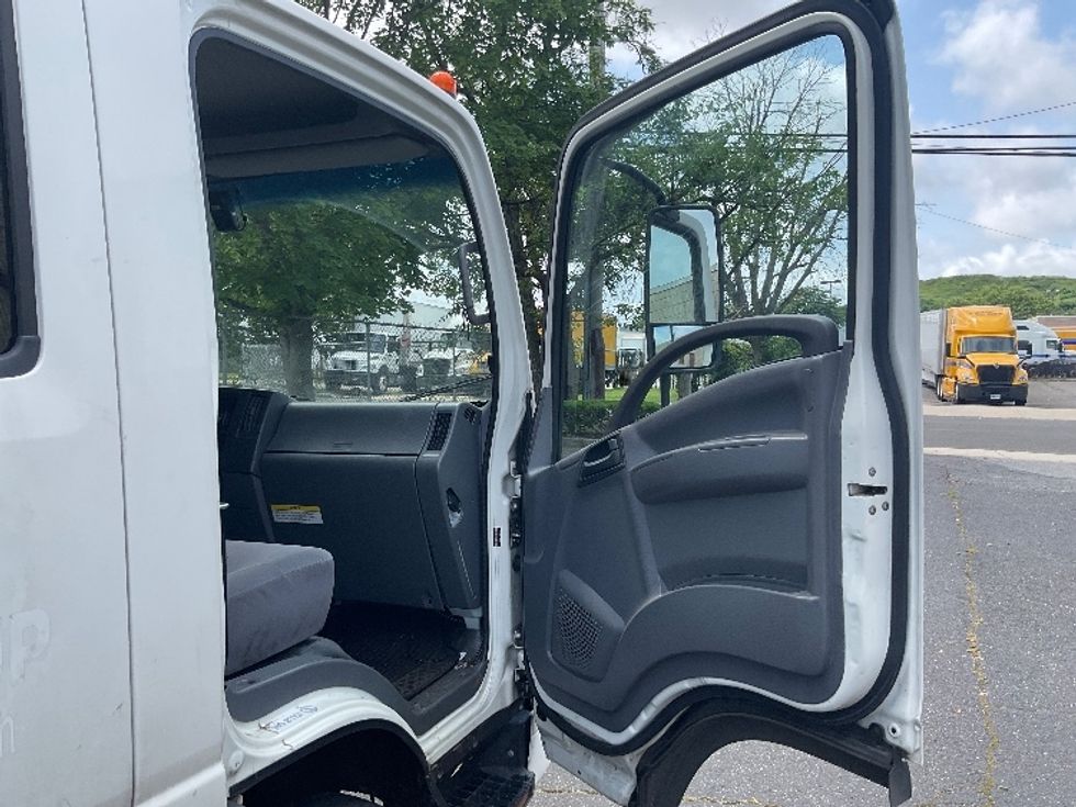 Medium Duty Box Truck-Light and Medium Duty Trucks-Isuzu-2020-NQR-West Babylon-NY-84,832\n\t\tmiles-$ 51,500 - Image 20