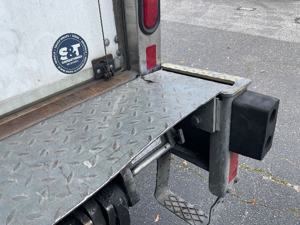 Medium Duty Box Truck-Light and Medium Duty Trucks-Isuzu-2020-NQR-West Babylon-NY-84,832\n\t\tmiles-$ 51,500 - Image 24