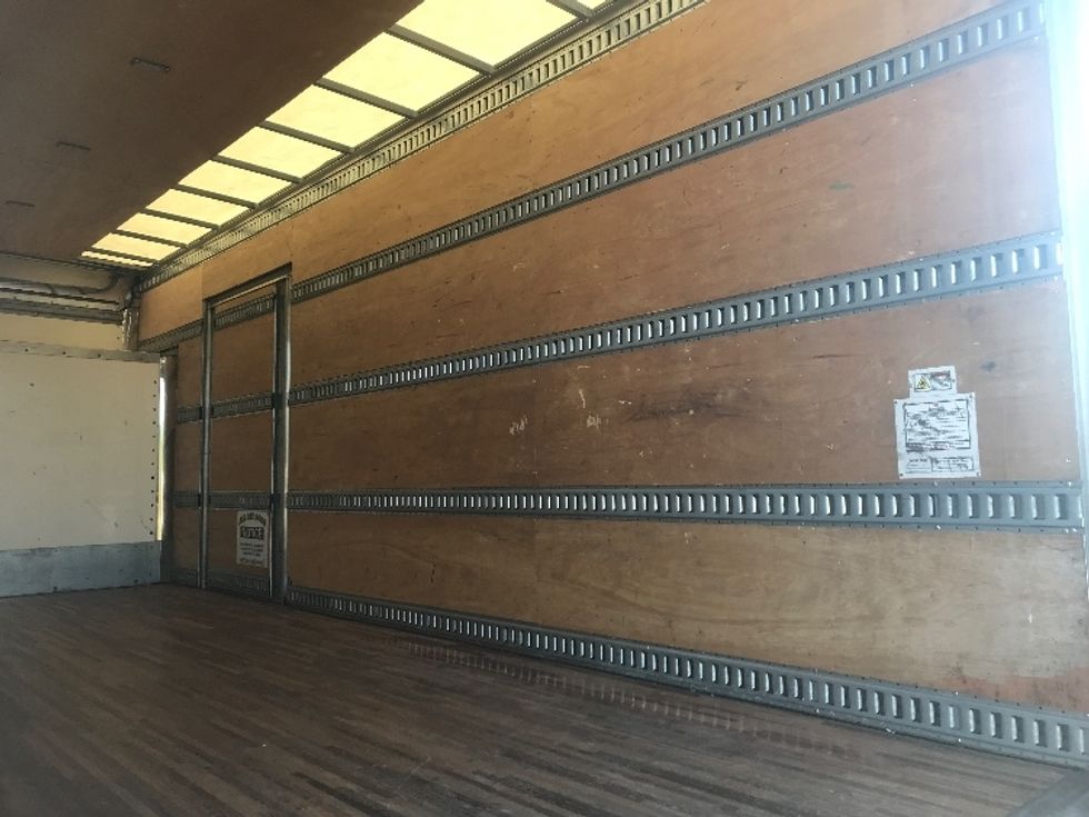 Medium Duty Box Truck-Light and Medium Duty Trucks-Isuzu-2020-NRR-Akron-OH-84,872\n\t\tmiles-$ 48,000 - Image 11