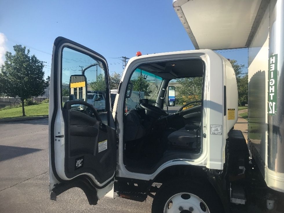 Medium Duty Box Truck-Light and Medium Duty Trucks-Isuzu-2020-NRR-Akron-OH-84,872\n\t\tmiles-$ 48,000 - Image 15