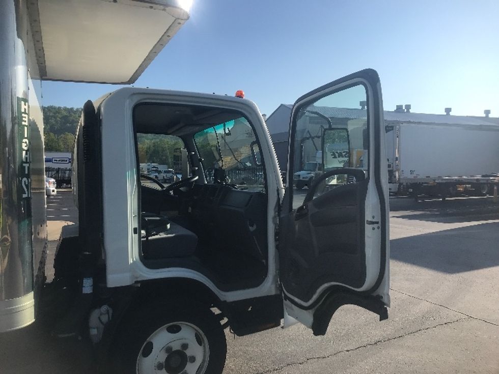 Medium Duty Box Truck-Light and Medium Duty Trucks-Isuzu-2020-NRR-Akron-OH-84,872\n\t\tmiles-$ 48,000 - Image 19