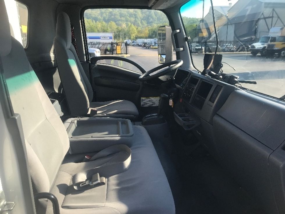 Medium Duty Box Truck-Light and Medium Duty Trucks-Isuzu-2020-NRR-Akron-OH-84,872\n\t\tmiles-$ 48,000 - Image 21