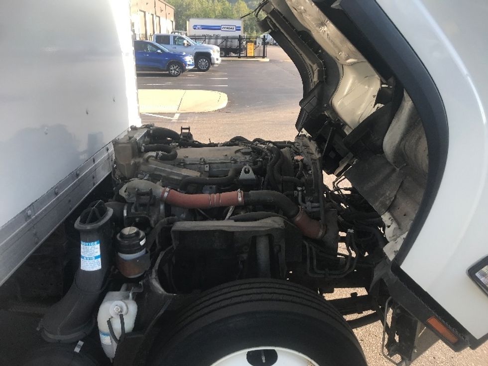 Medium Duty Box Truck-Light and Medium Duty Trucks-Isuzu-2020-NRR-Akron-OH-84,872\n\t\tmiles-$ 48,000 - Image 22