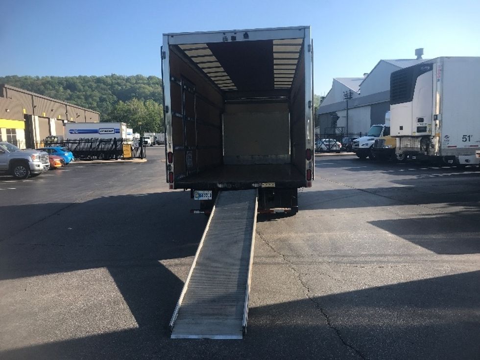 Medium Duty Box Truck-Light and Medium Duty Trucks-Isuzu-2020-NRR-Akron-OH-84,872\n\t\tmiles-$ 48,000 - Image 8