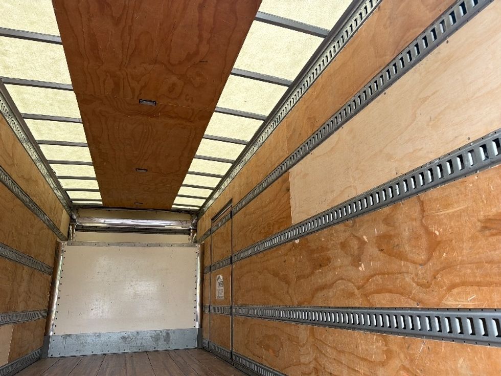 Medium Duty Box Truck-Light and Medium Duty Trucks-Isuzu-2020-NRR-Alexandria-VA-125,036\n\t\tmiles-$ 43,750 - Image 9