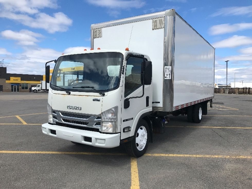 Medium Duty Box Truck-Light and Medium Duty Trucks-Isuzu-2020-NRR-Boucherville-PQ-286,542\n\t\tkm-$ 45,750 - Image 1