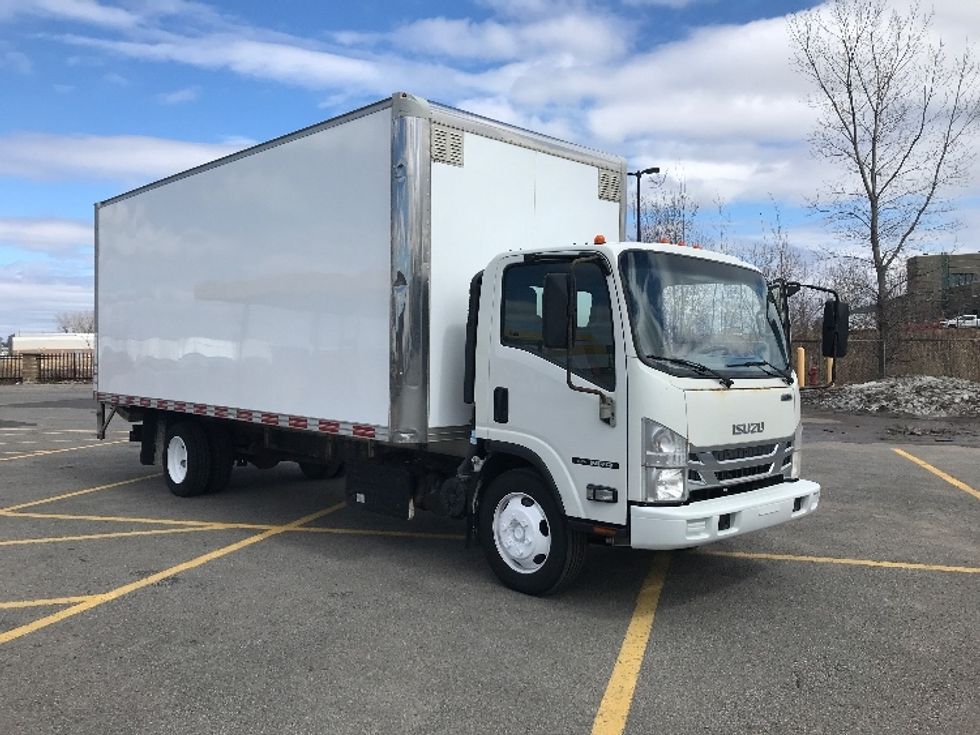 Medium Duty Box Truck-Light and Medium Duty Trucks-Isuzu-2020-NRR-Boucherville-PQ-286,542\n\t\tkm-$ 45,750 - Image 3