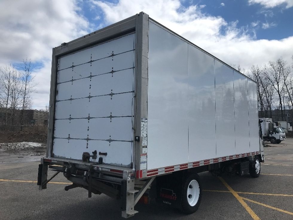 Medium Duty Box Truck-Light and Medium Duty Trucks-Isuzu-2020-NRR-Boucherville-PQ-286,542\n\t\tkm-$ 45,750 - Image 6
