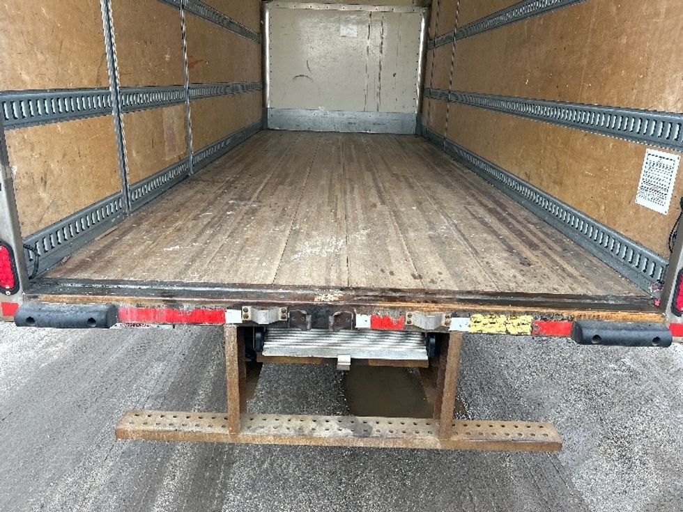 Medium Duty Box Truck-Light and Medium Duty Trucks-Isuzu-2020-NRR-Braintree-MA-83,992\n\t\tmiles-$ 42,500 - Image 10