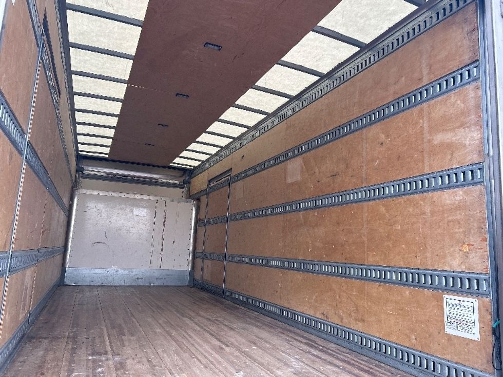 Medium Duty Box Truck-Light and Medium Duty Trucks-Isuzu-2020-NRR-Braintree-MA-83,992\n\t\tmiles-$ 42,500 - Image 12