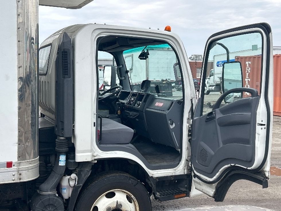Medium Duty Box Truck-Light and Medium Duty Trucks-Isuzu-2020-NRR-Braintree-MA-83,992\n\t\tmiles-$ 42,500 - Image 20