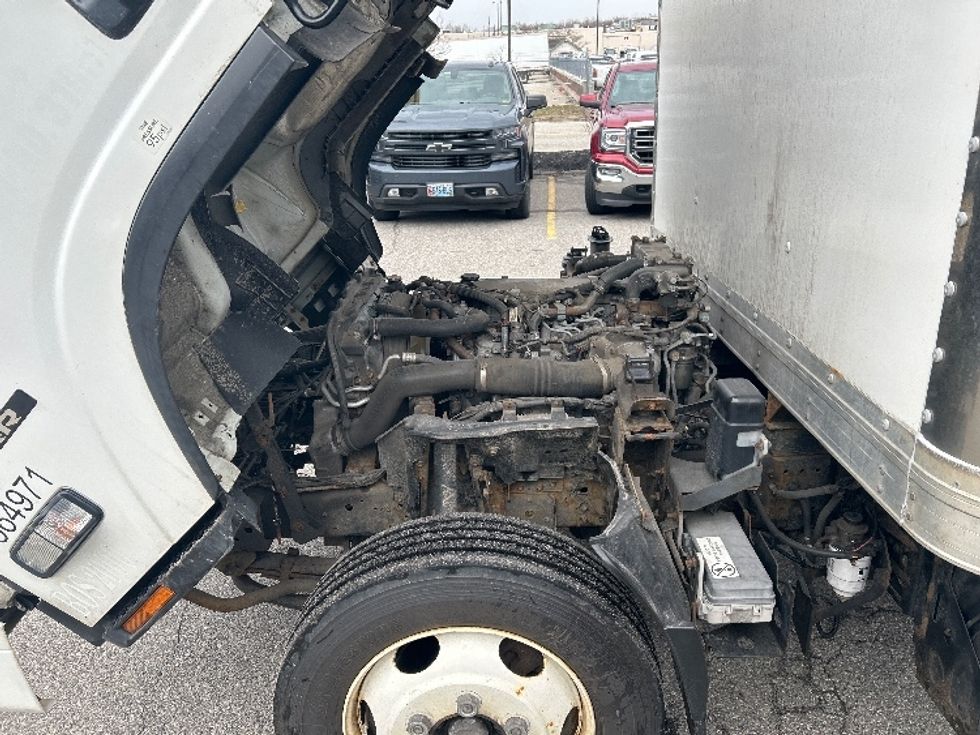 Medium Duty Box Truck-Light and Medium Duty Trucks-Isuzu-2020-NRR-Braintree-MA-83,992\n\t\tmiles-$ 42,500 - Image 24